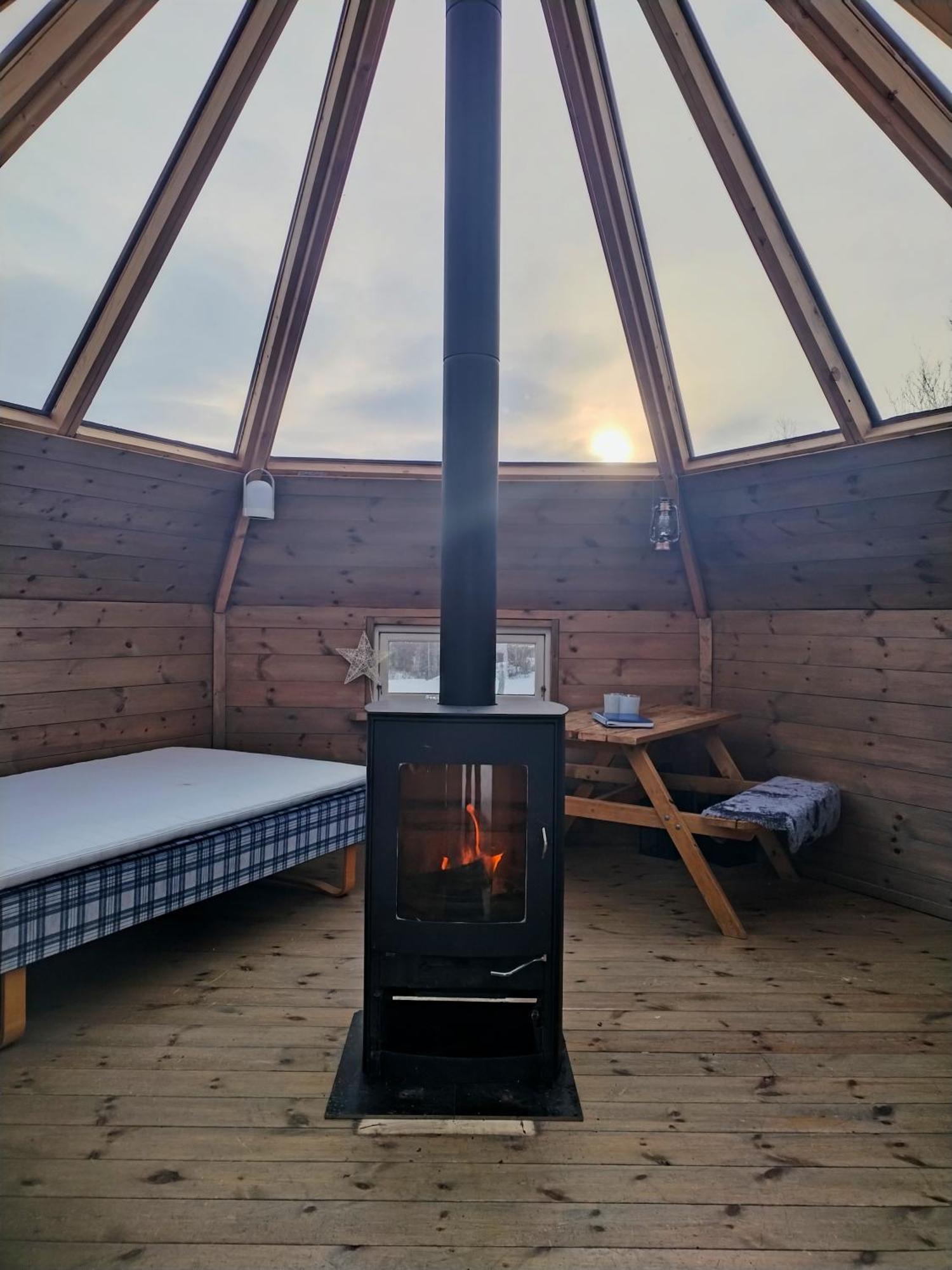 Ferienwohnung Hessdalen Ufocamp Vårhus Zimmer foto